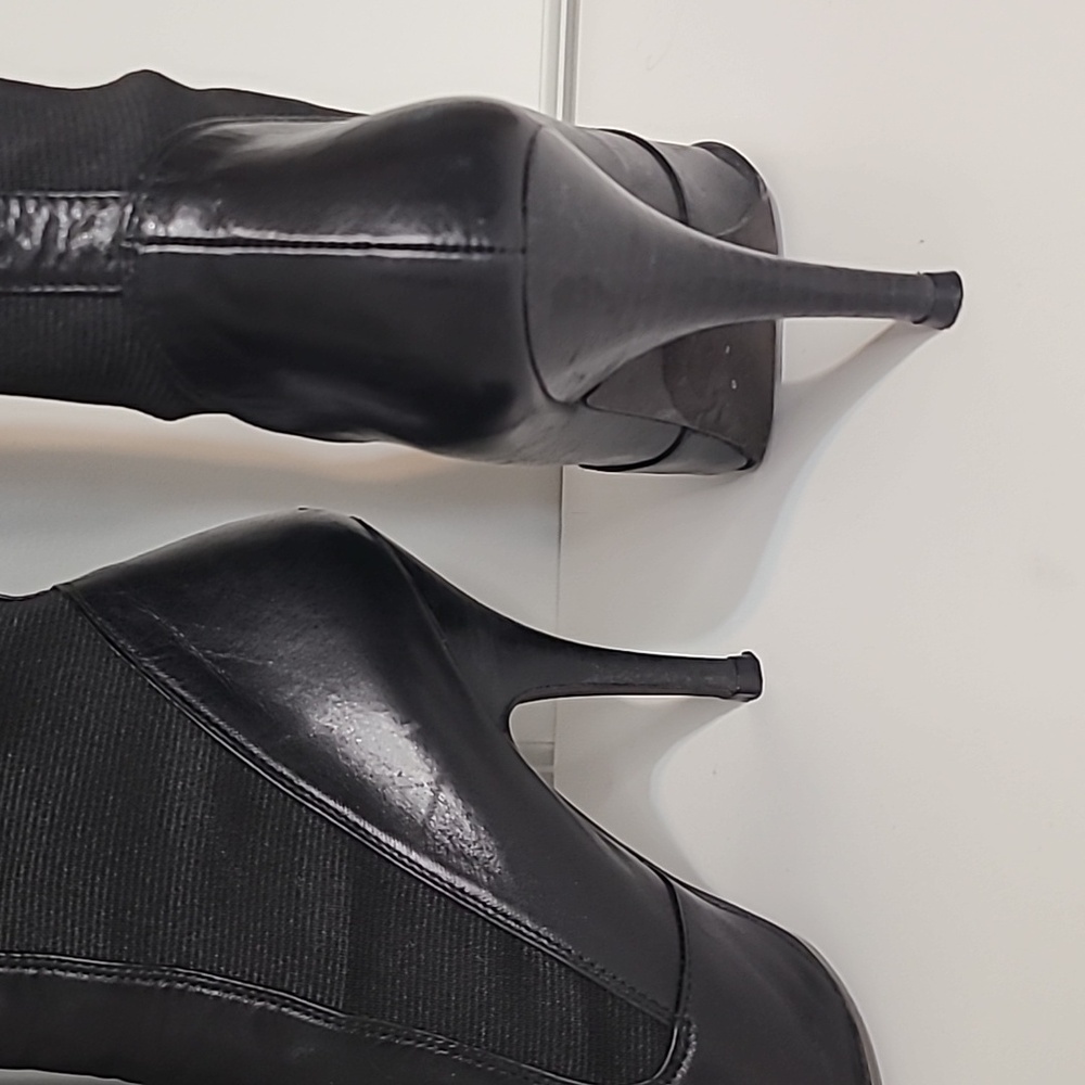 Stretch Out Women's Sleek Black Heeled Boots. Spain - Picture 3 of 11